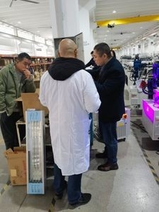 Un buen precio. Sistemas de curado por adhesivos UV de 380nm 385nm 25000MW/Cm2 lámpara de curado por adhesivos UV en línea